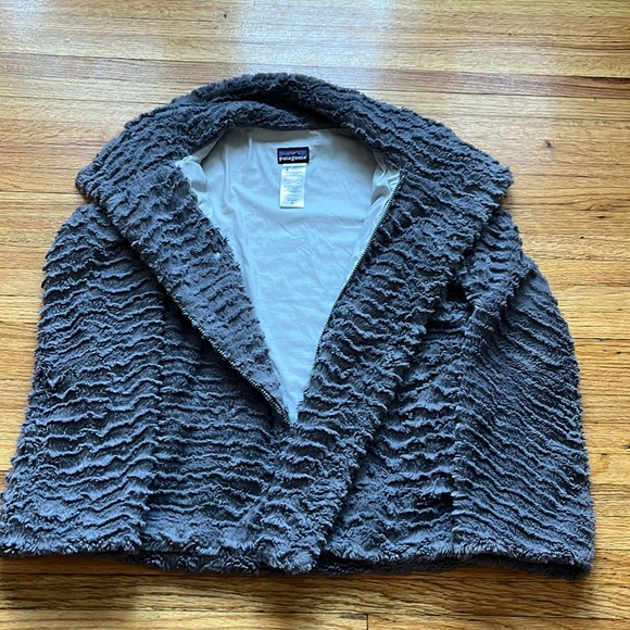 Women’s Patagonia Teddy Jacket / Medium / Furry - Picture 4 of 5